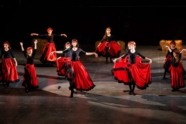Balesi Elhamra Sahnesi
