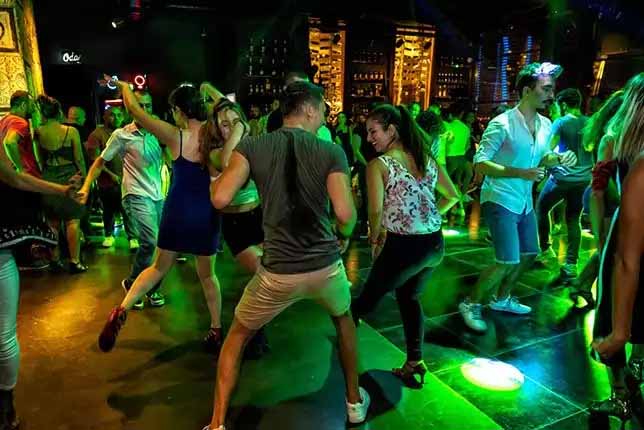 Eğlence Mekanı İzmir 360 Dans Gecesi